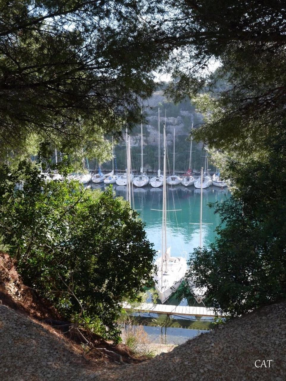 La Maison De Doms Avec Jacuzzi Et Vue Mer Cassis Luaran gambar